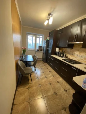 Minimum furnishing! 2-room apartment with renovation, 55 sq m. Gas heating. Without