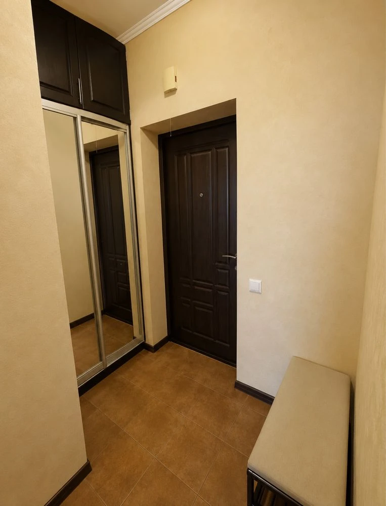 Minimum furnishing! 2-room apartment with renovation, 55 sq m. Gas heating. Without