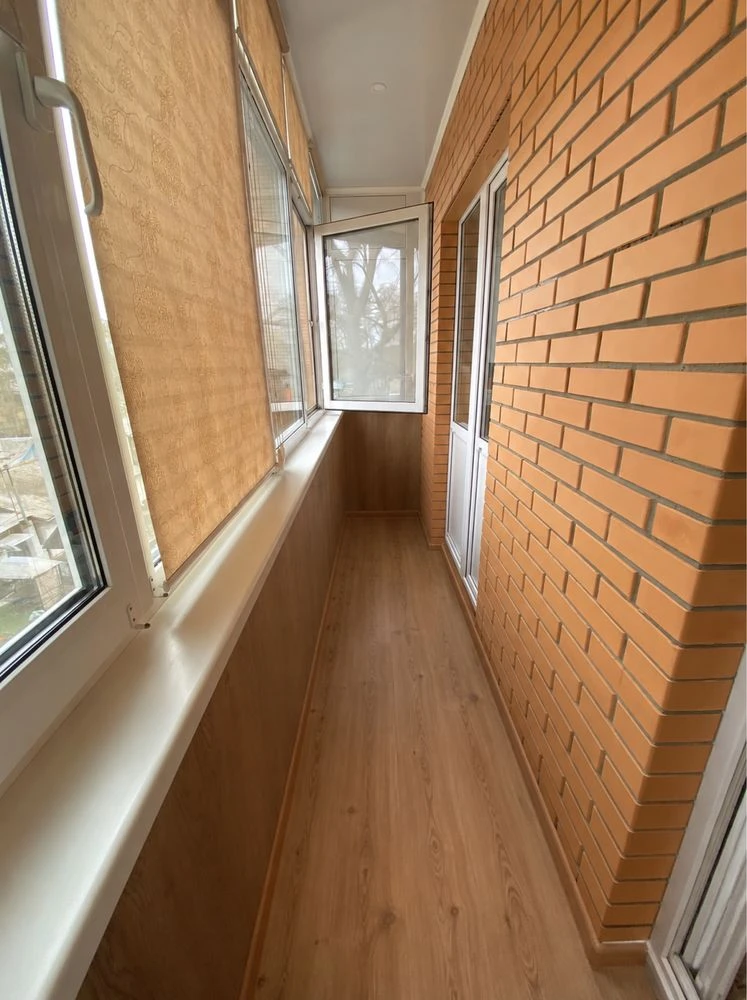 Minimum furnishing! 2-room apartment with renovation, 55 sq m. Gas heating. Without