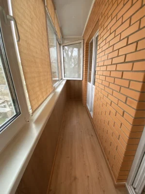 Minimum furnishing! 2-room apartment with renovation, 55 sq m. Gas heating. Without