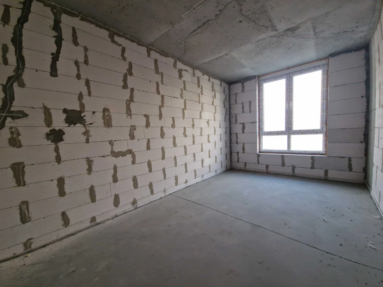 1-bedroom apartment 37.6 m² New Bucha. Good location. yeOsela