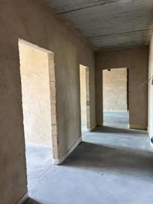 For Sale: 3-bedroom apartment, unrenovated! No buyer's commission! Gas