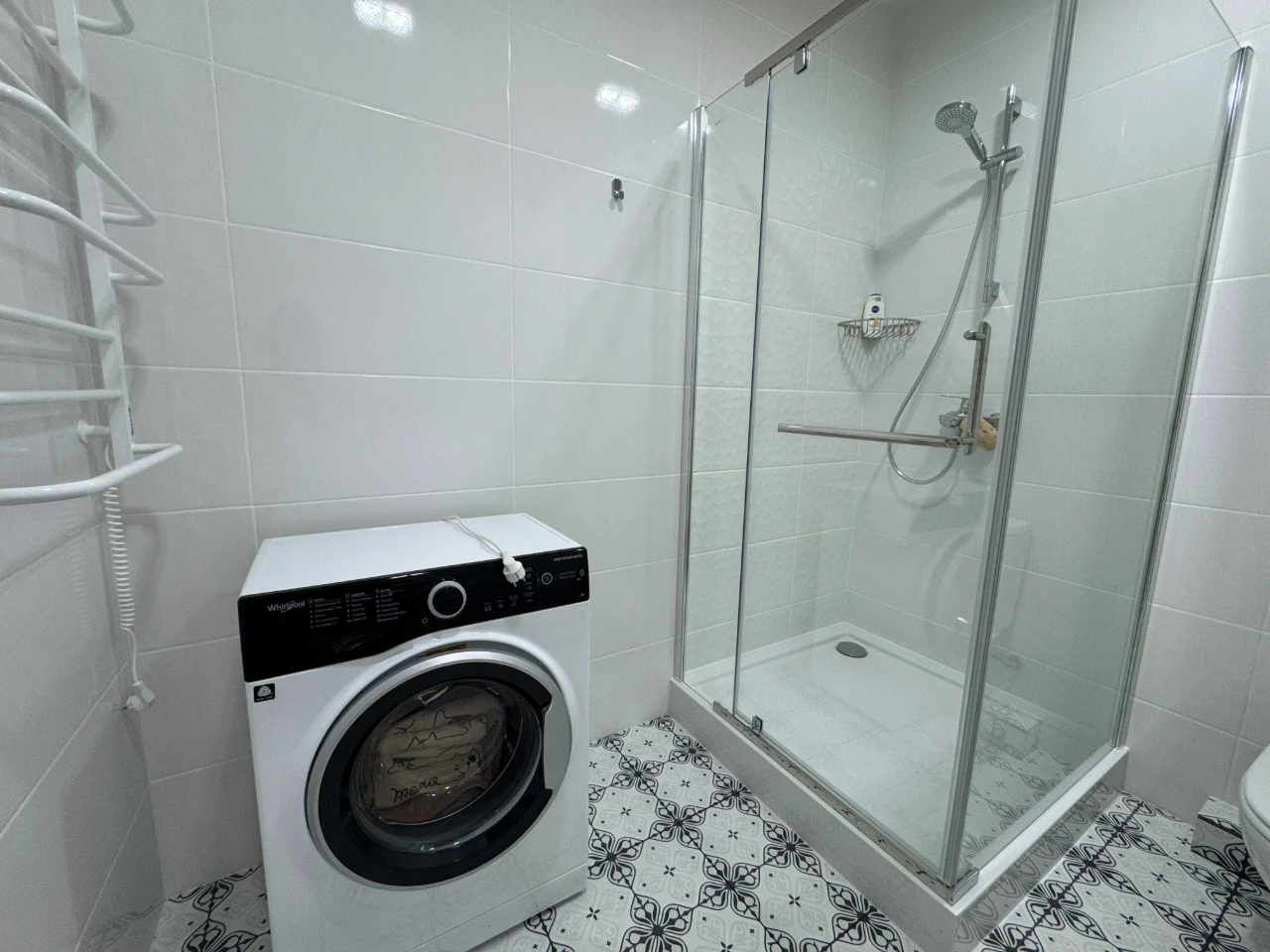 Spacious 1-bedroom apartment with renovation, NEGOTIABLE! Minimal registration