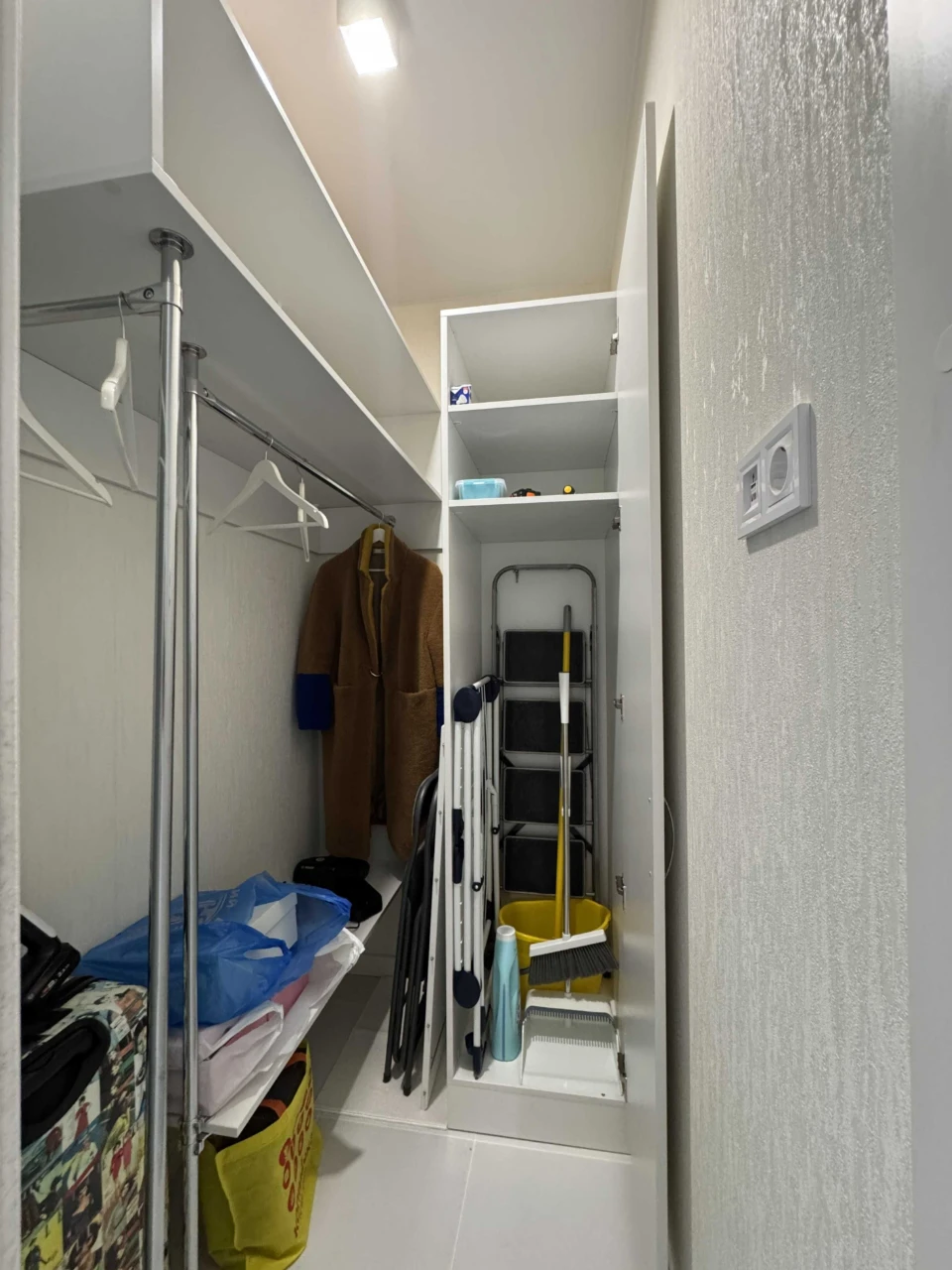 Spacious 1-bedroom apartment with renovation, NEGOTIABLE! Minimal registration