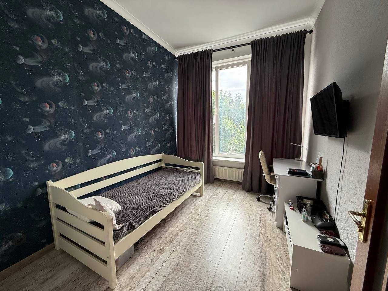 Two-room apartment near the park, Zakhisnykiv України Street, Bucha