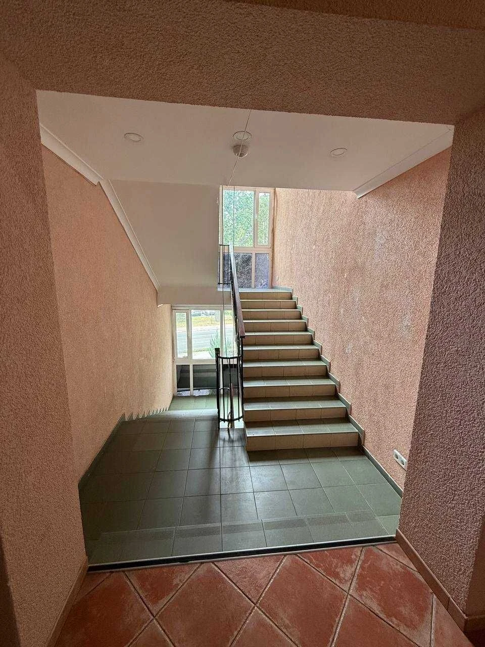 Two-room apartment near the park, Zakhisnykiv України Street, Bucha