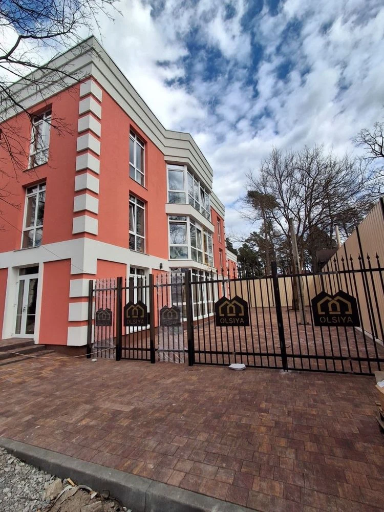 Currently Selling 2-room apartment in a completed building, with finished