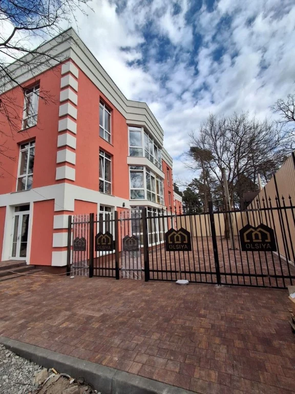 Currently Selling 2-room apartment in a completed building, with finished