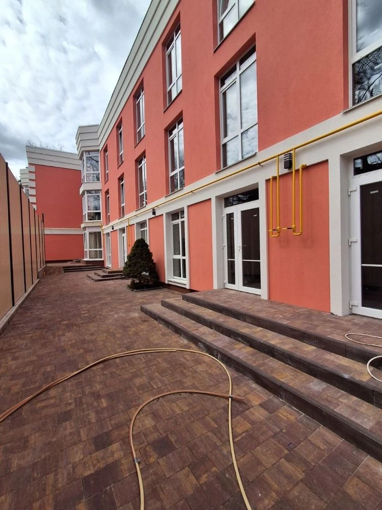 Currently Selling 2-room apartment in a completed building, with finished