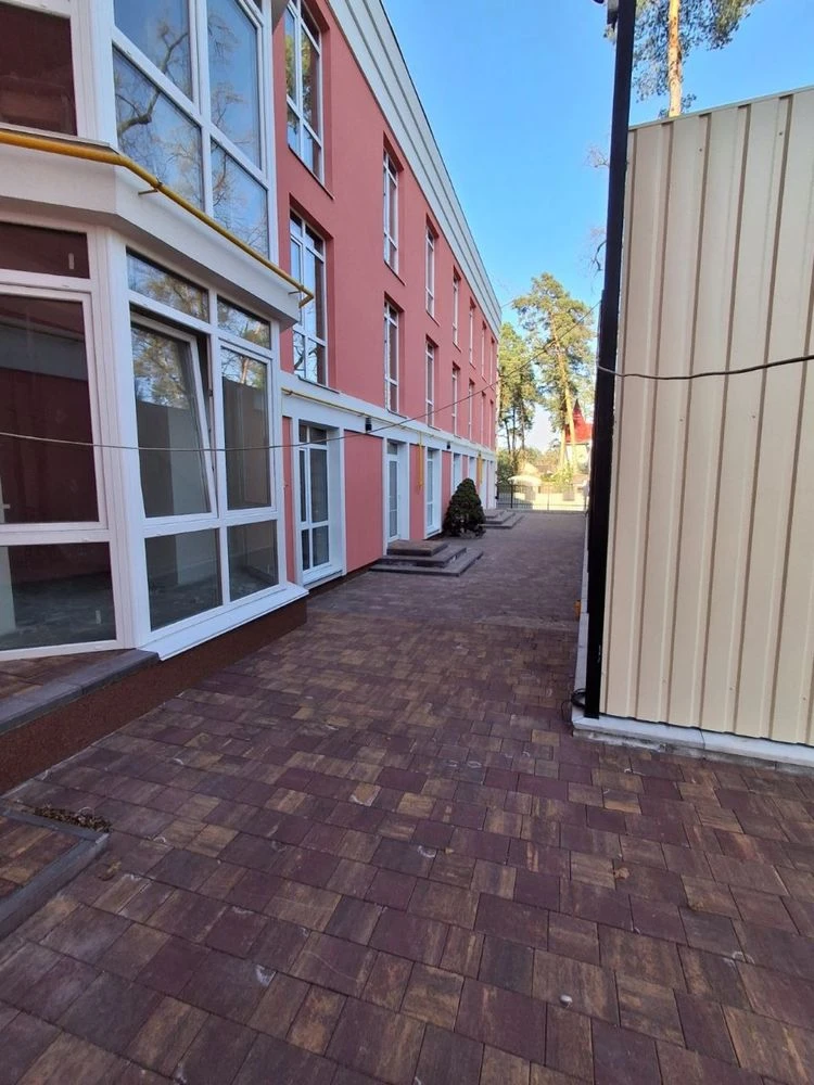 Currently Selling 2-room apartment in a completed building, with finished