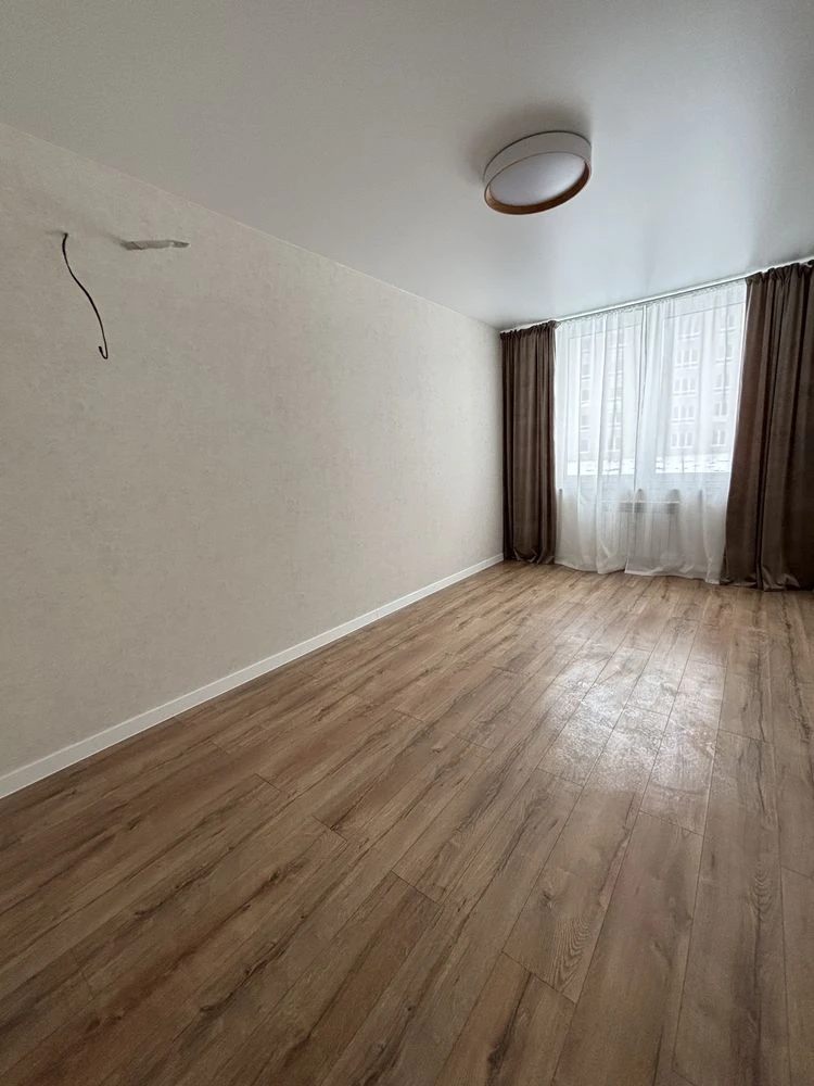 No Commission! Government Programs! 1-Bedroom Apartment with Renovation
