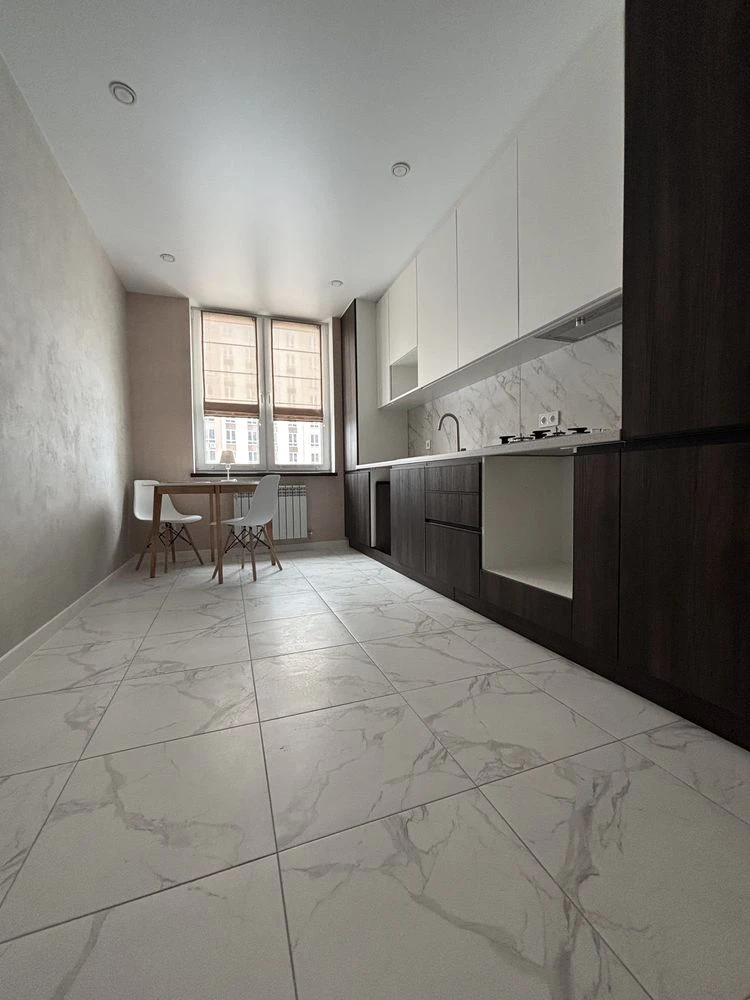 No Commission! Government Programs! 1-Bedroom Apartment with Renovation