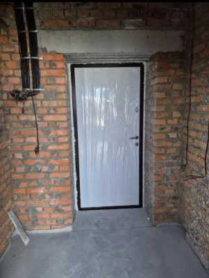Без комиссии. Просторная студия. Газ. Школа, садочек. Можно в