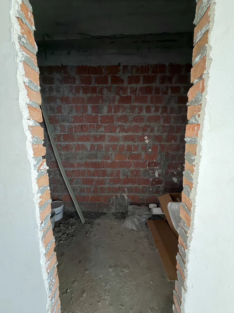 Продаж квартири заселений цегляний будинок з газом, величезн