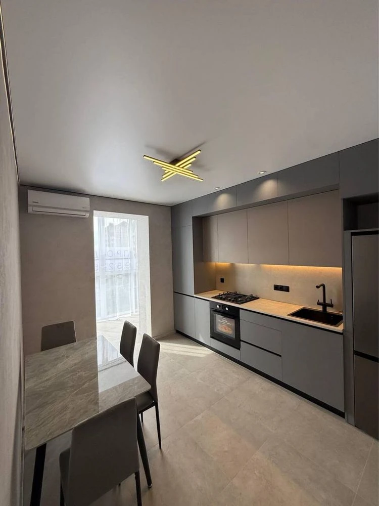 Apartment with new custom renovation