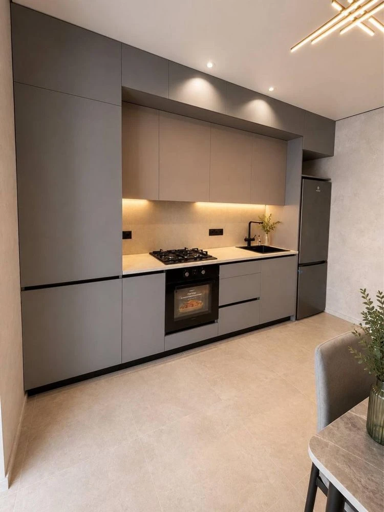 Apartment with new custom renovation