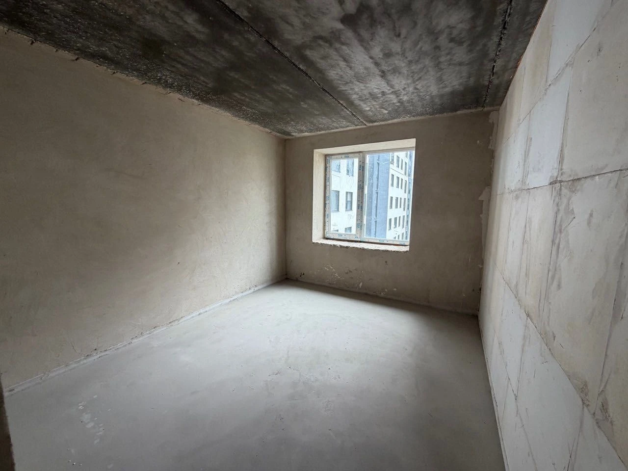 Sale of a 3-room apartment 107m2. Residential complex Continent Ray, city B