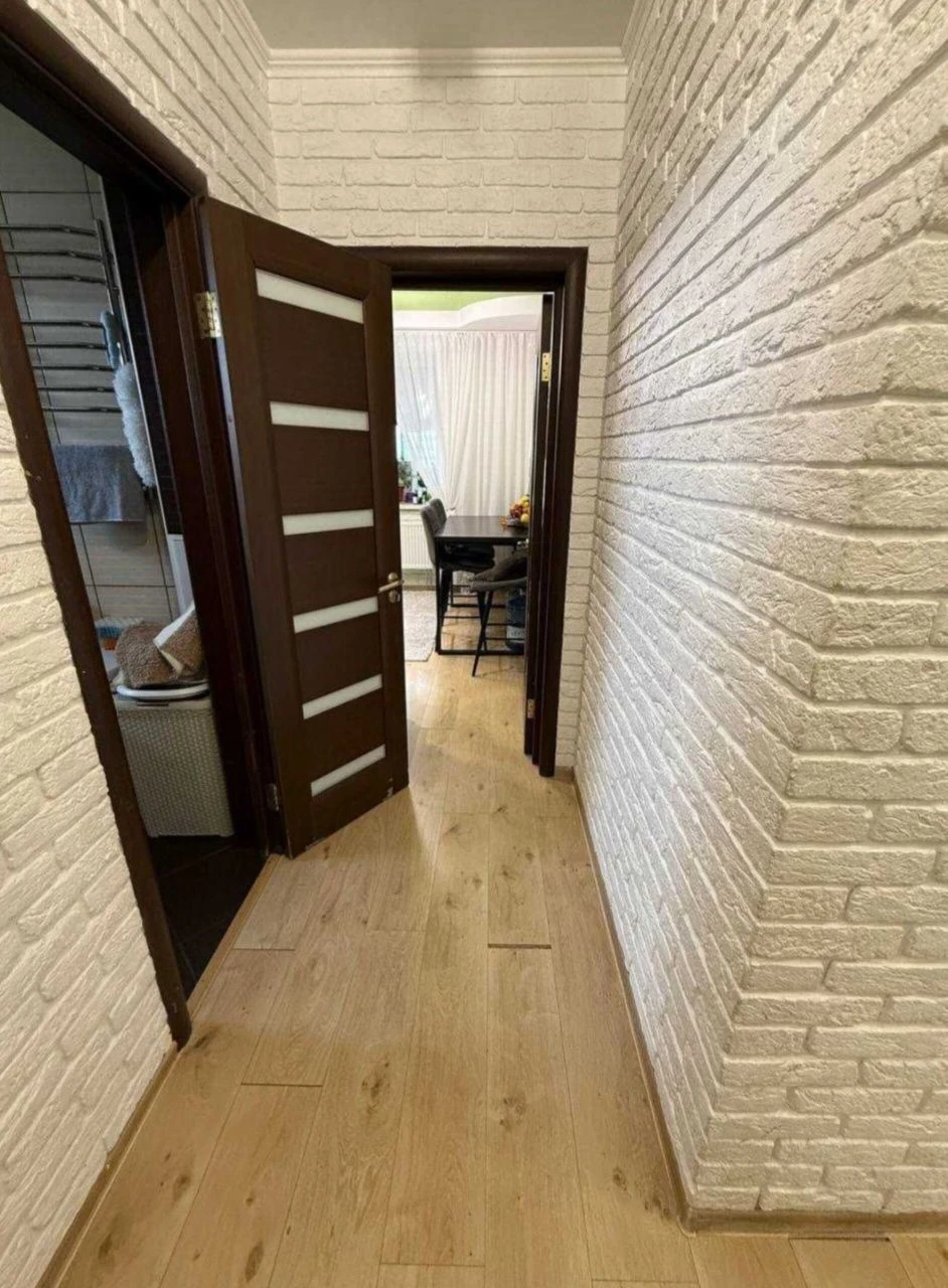 2-room apartment 60 m² in the very CENTER of Bucha! Building from Kyivmskbud