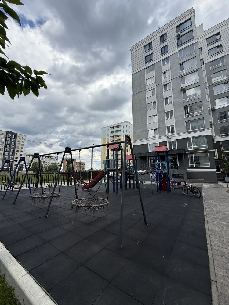 Продается однокомнатная квартира в жилом доме рядом со школой
