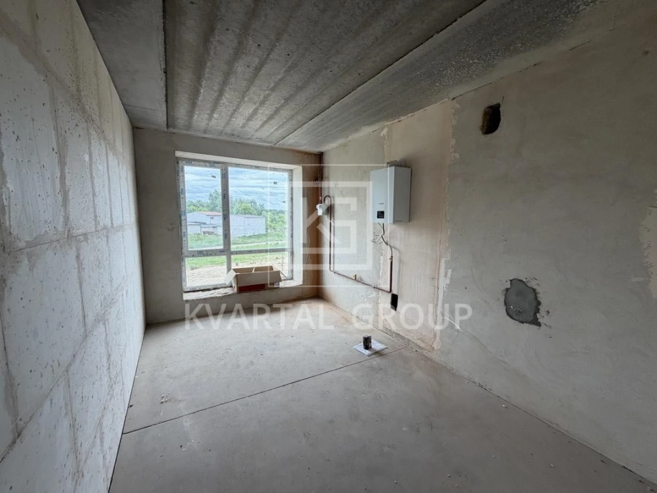 For Sale: Spacious 1-bedroom apartment with basic finishing! Minimal renovation!