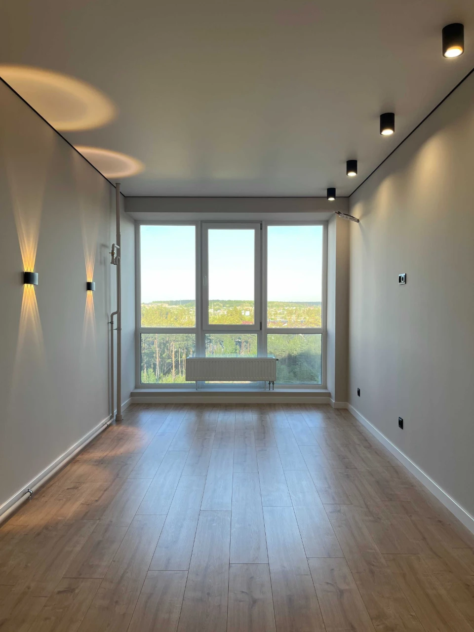 Great offer for a 1-bedroom apartment with renovation. Urgent sale