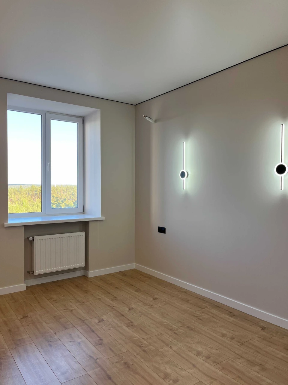 Great offer for a 1-bedroom apartment with renovation. Urgent sale
