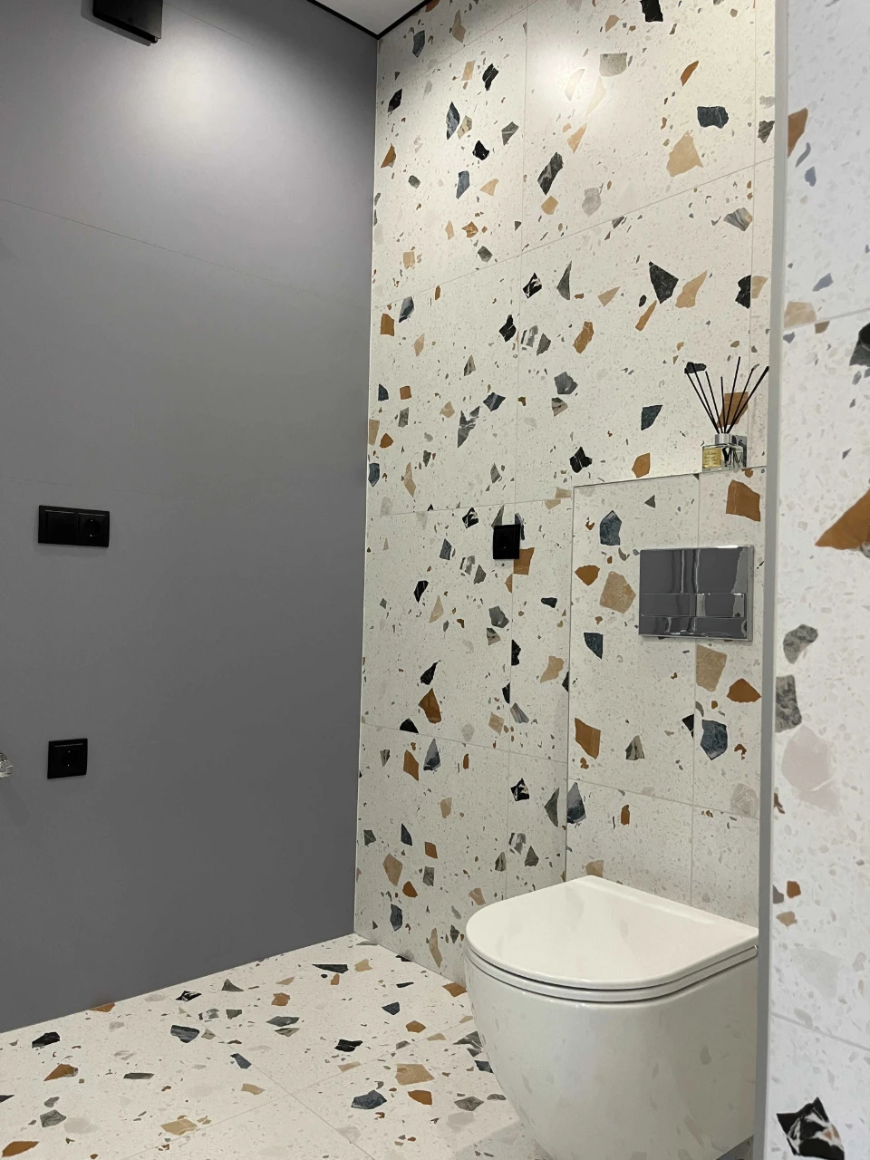 Great offer for a 1-bedroom apartment with renovation. Urgent sale
