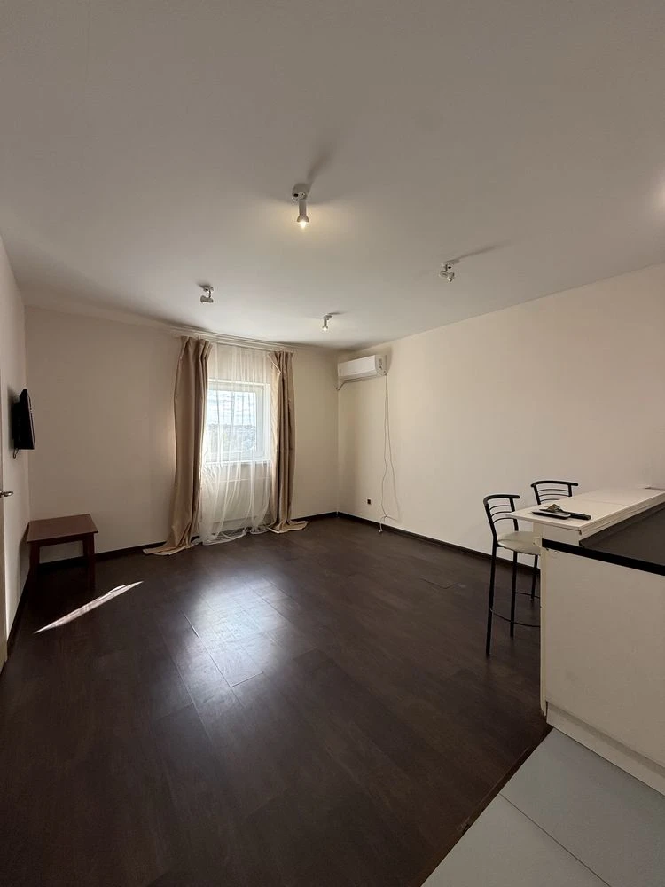 For Sale! Spacious 1-bedroom apartment, Bucha, Chkalova, Kachinsky