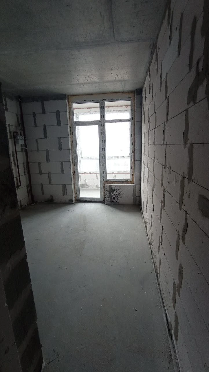 BEST PRICE! One-bedroom apartment for sale in a completed building.