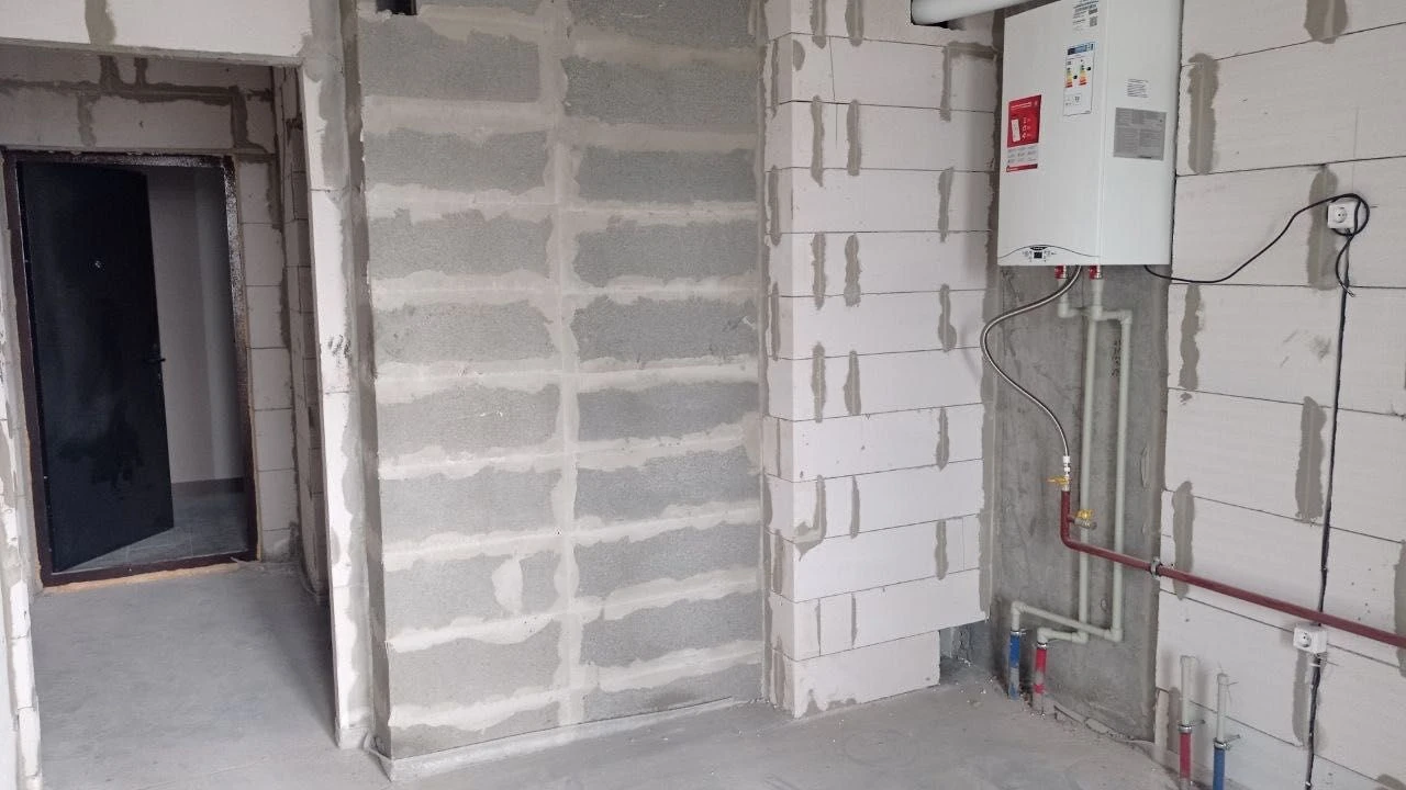 BEST PRICE! One-bedroom apartment for sale in a completed building.
