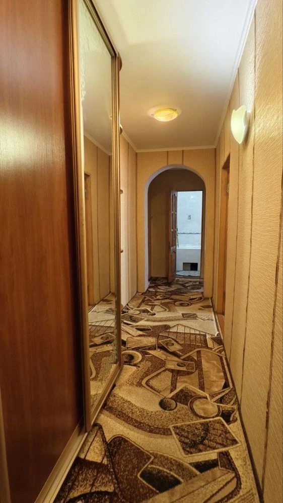 Spacious 3-room apartment in a brick building | Move-in ready.