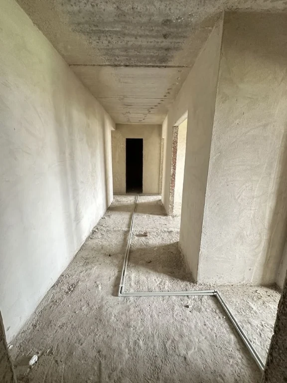 No Commission. Selling 3-bedroom apartment. Minimal paperwork!