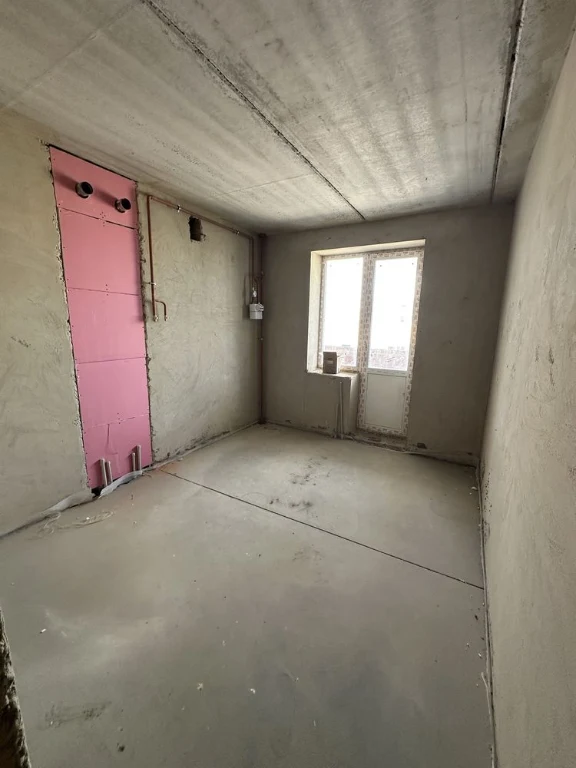 For Sale: 2-Room Apartment, Unrenovated! Minimal Registration