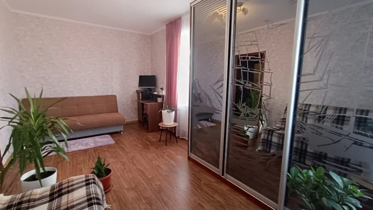 One-bedroom apartment in Bucha. Minimal furnishing. For sale.