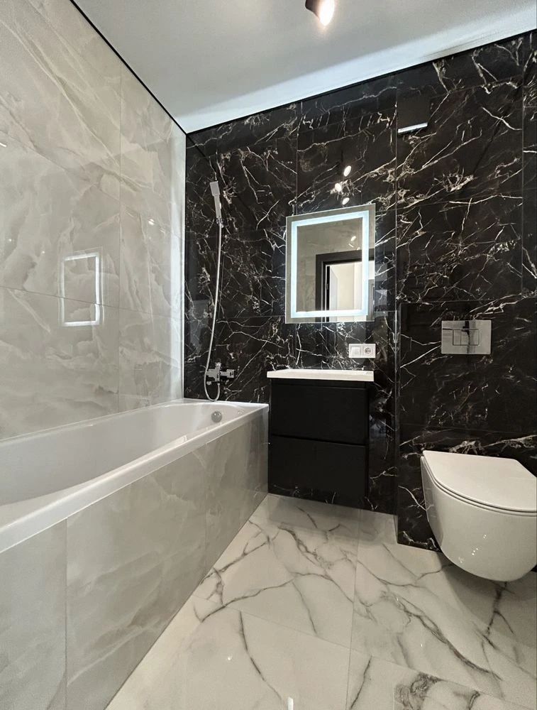 One-bedroom apartment renovated near school
