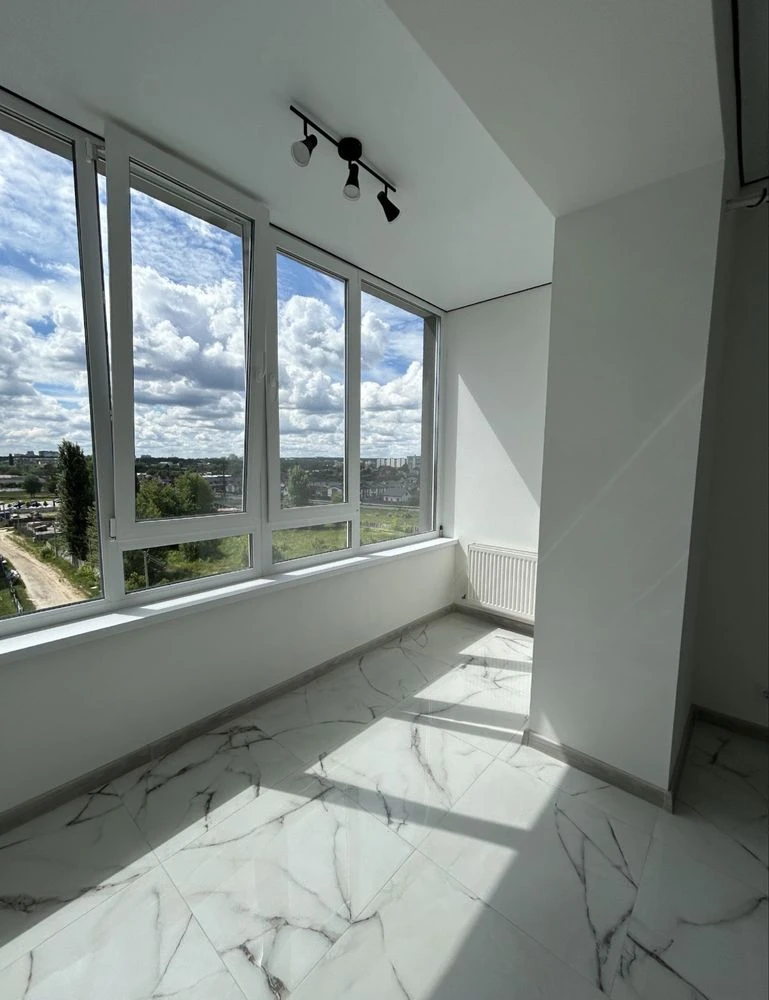 One-bedroom apartment renovated near school