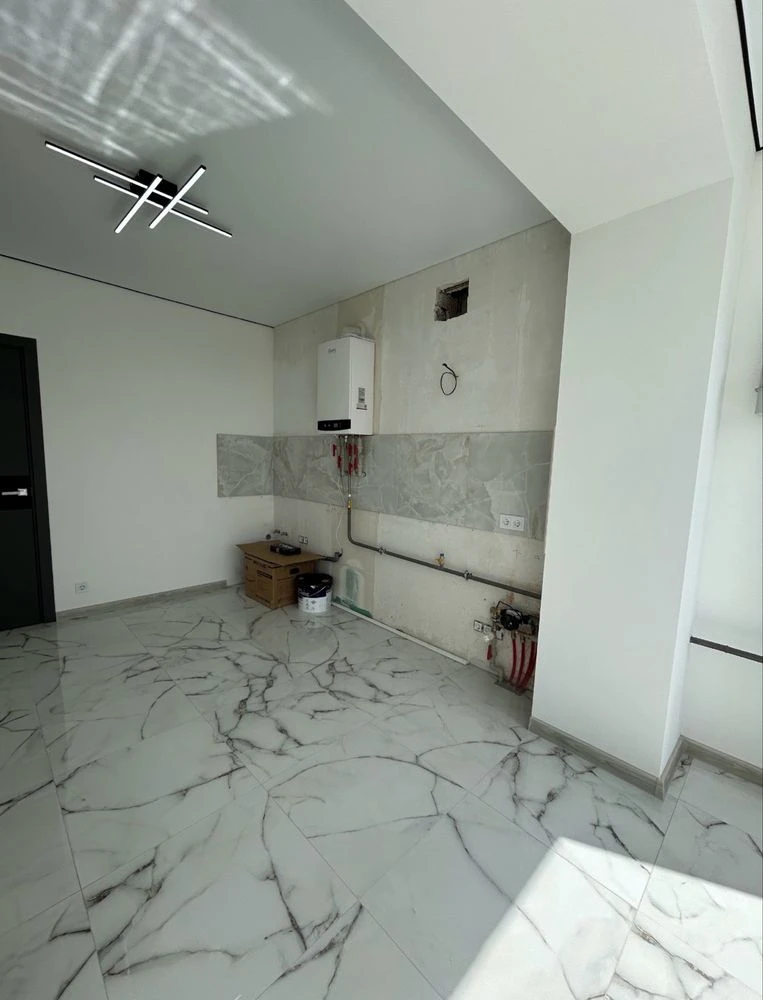 One-bedroom apartment renovated near school