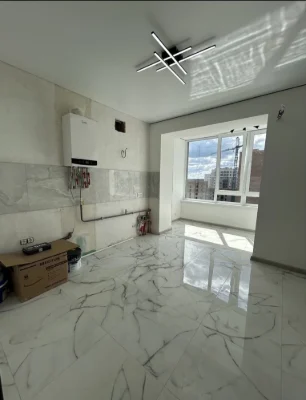 One-bedroom apartment renovated near school