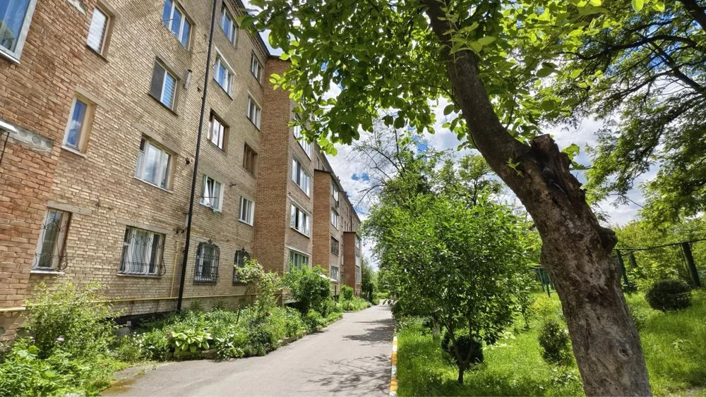 Three-bedroom apartment renovated