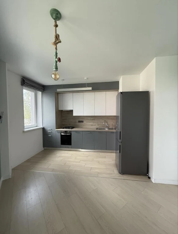 Продається 2-кімнатна квартира в Новій Бучі, 60 м², без комісії