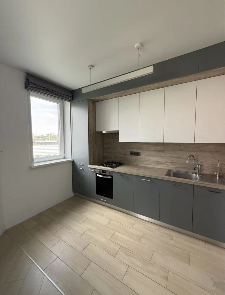 Продається 2-кімнатна квартира в Новій Бучі, 60 м², без комісії