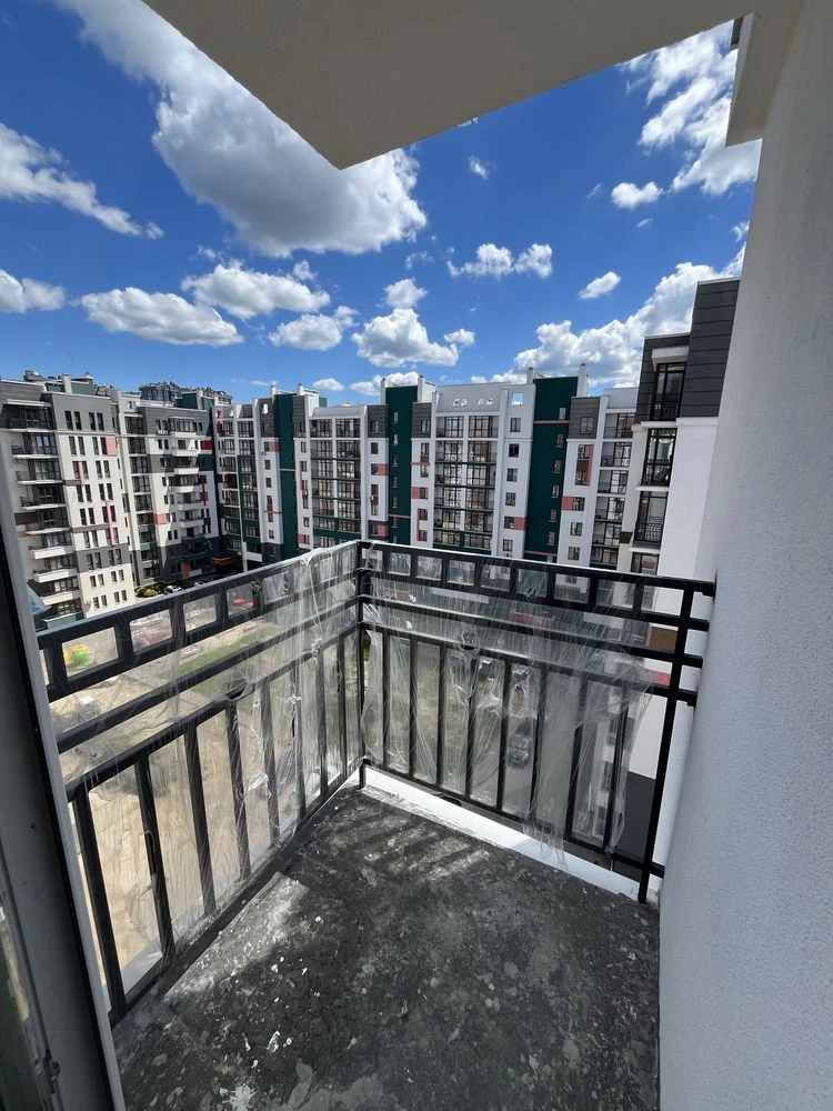 Kyivsky Bucha. Euro 3 room apartment at a good price