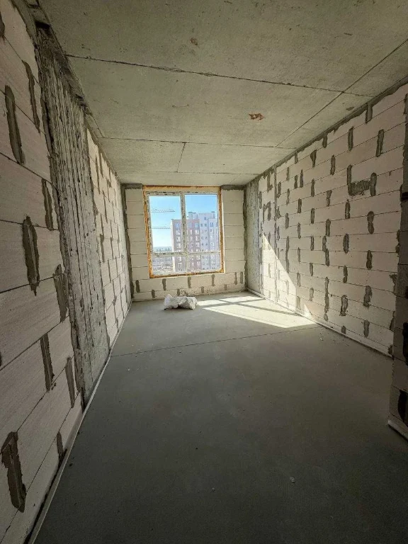 NO COMMISSION and under CERTIFICATE, GREAT DEAL! 1 room for renovation, area