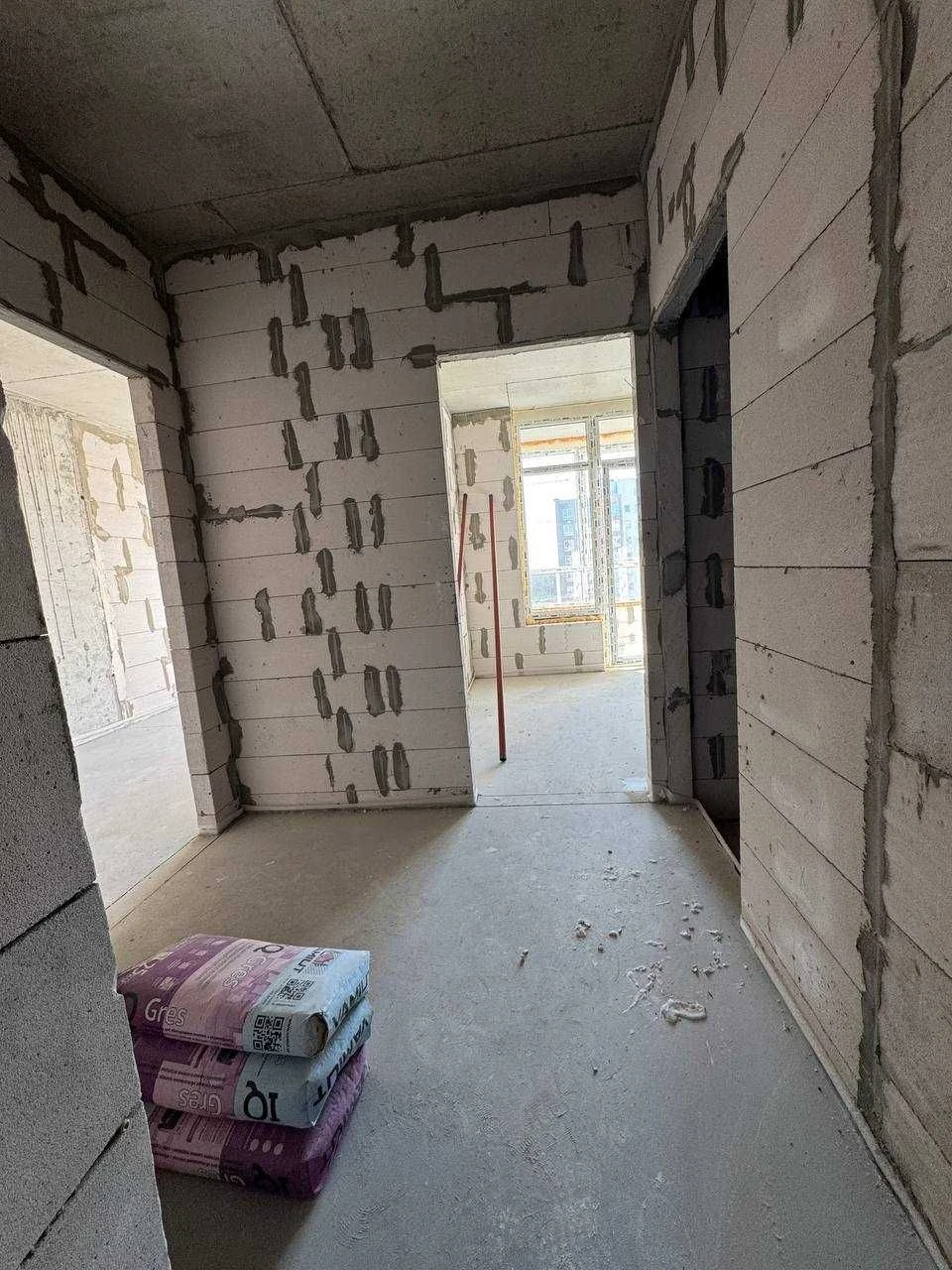 NO COMMISSION and under CERTIFICATE, GREAT DEAL! 1 room for renovation, area