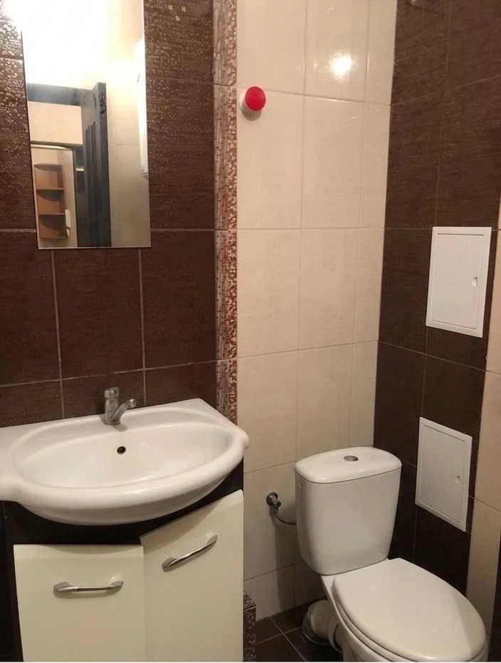 Spacious apartment with renovation! Great deal!