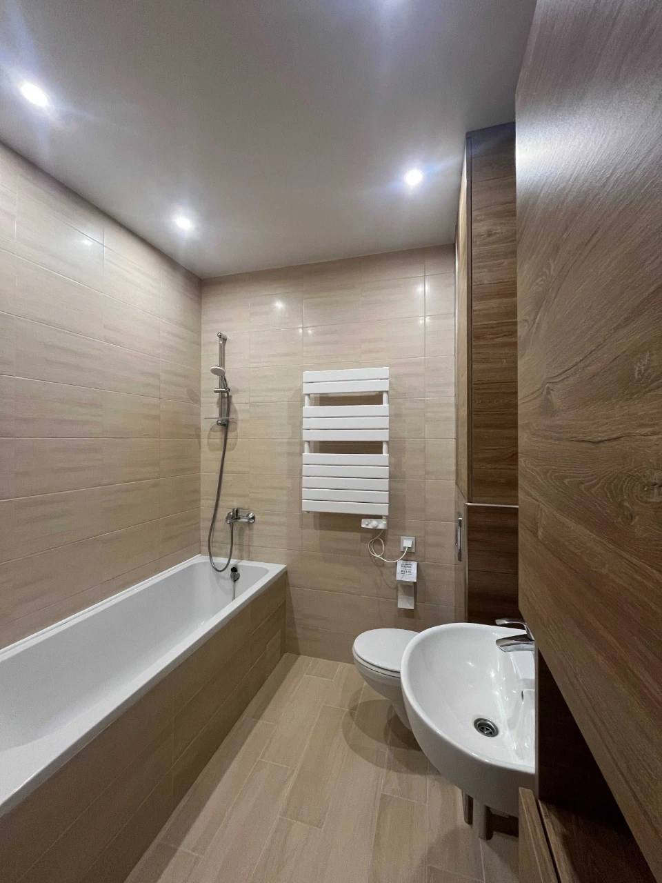 2-room apartment, 60 m2 renovated in good condition! Bucha!
