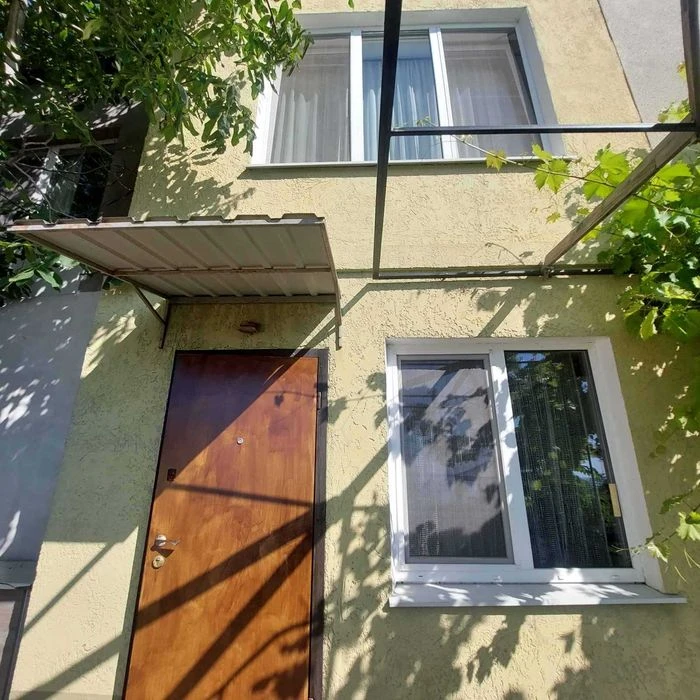 Продам курень в кооперативе Видрада, рядом Совиньон