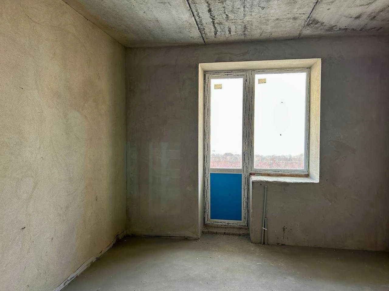 Три кімнати, індивідуальне газове опалення, котел входить у