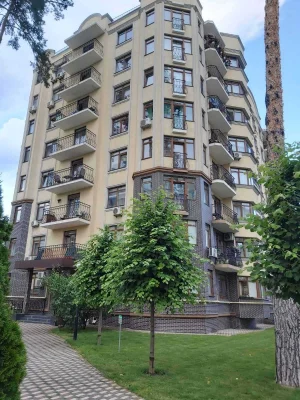 Трикімнатна, дворівнева в закритому ЖК Rich Town без %