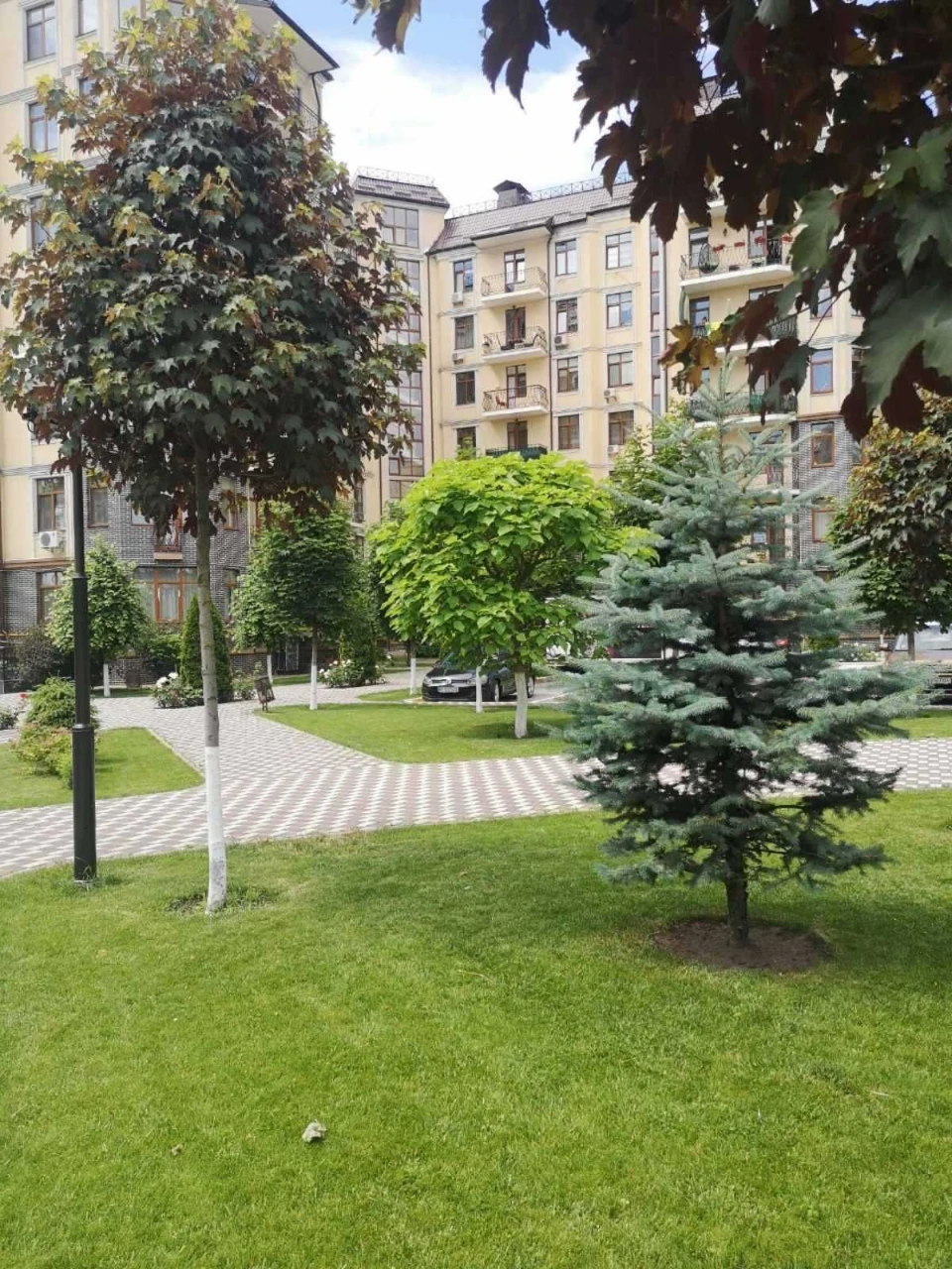 Трикімнатна, дворівнева в закритому ЖК Rich Town без %